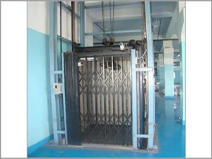 Industrial Lifts Load Capacity: 200-1500 Kilograms (Kg)
