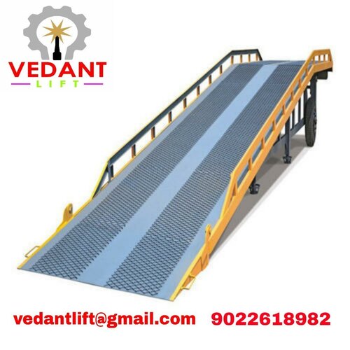 Yard Ramp Mobile Portable Dock Lift - Material: Steel