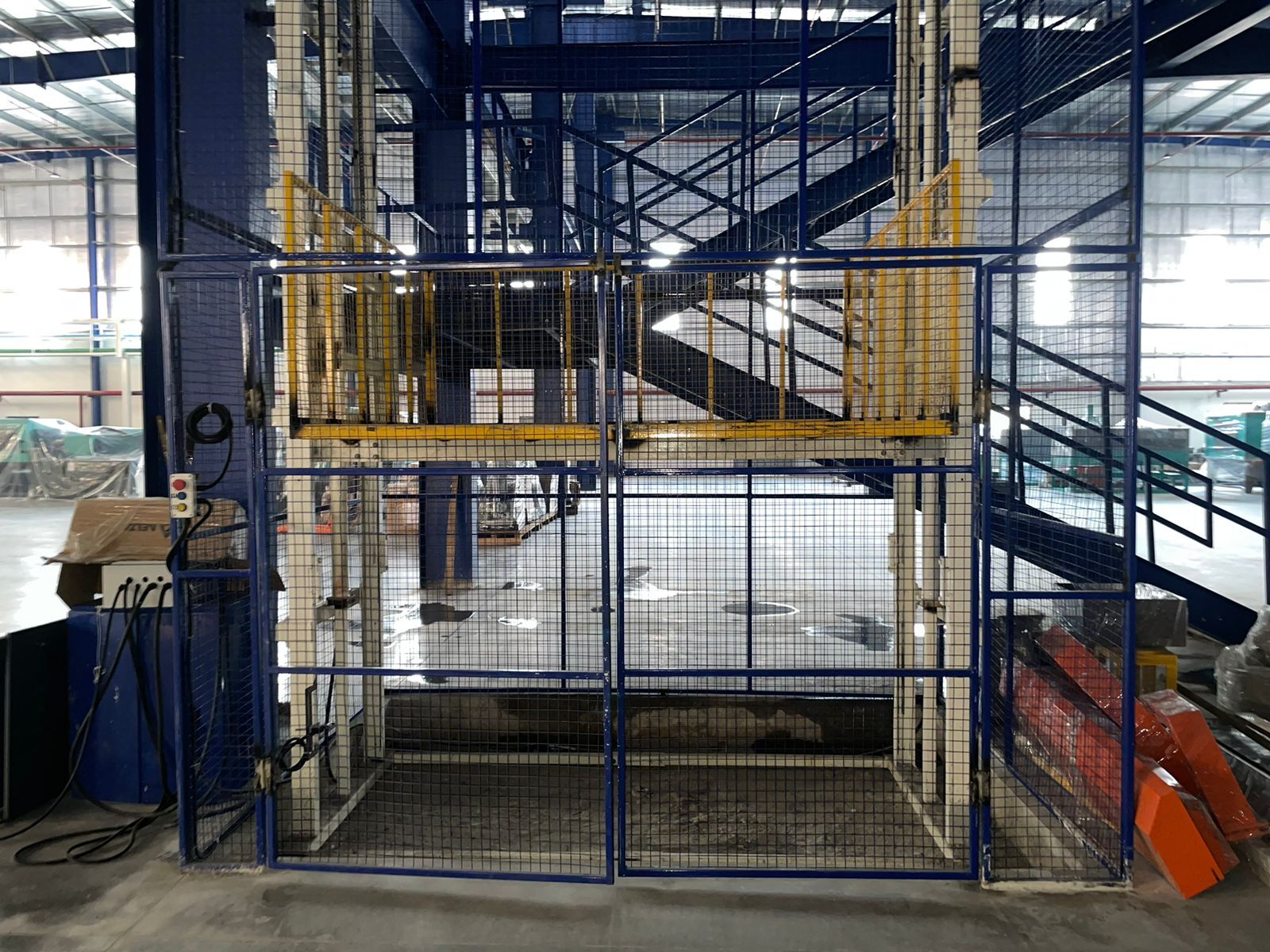 Hydraulic Goods Lift - Ms, 12 Floors, 40 Feet Maximum Height | 5000 Kg Load Capacity, Remote Control, Scissor Mechanism, 3 M/min Speed