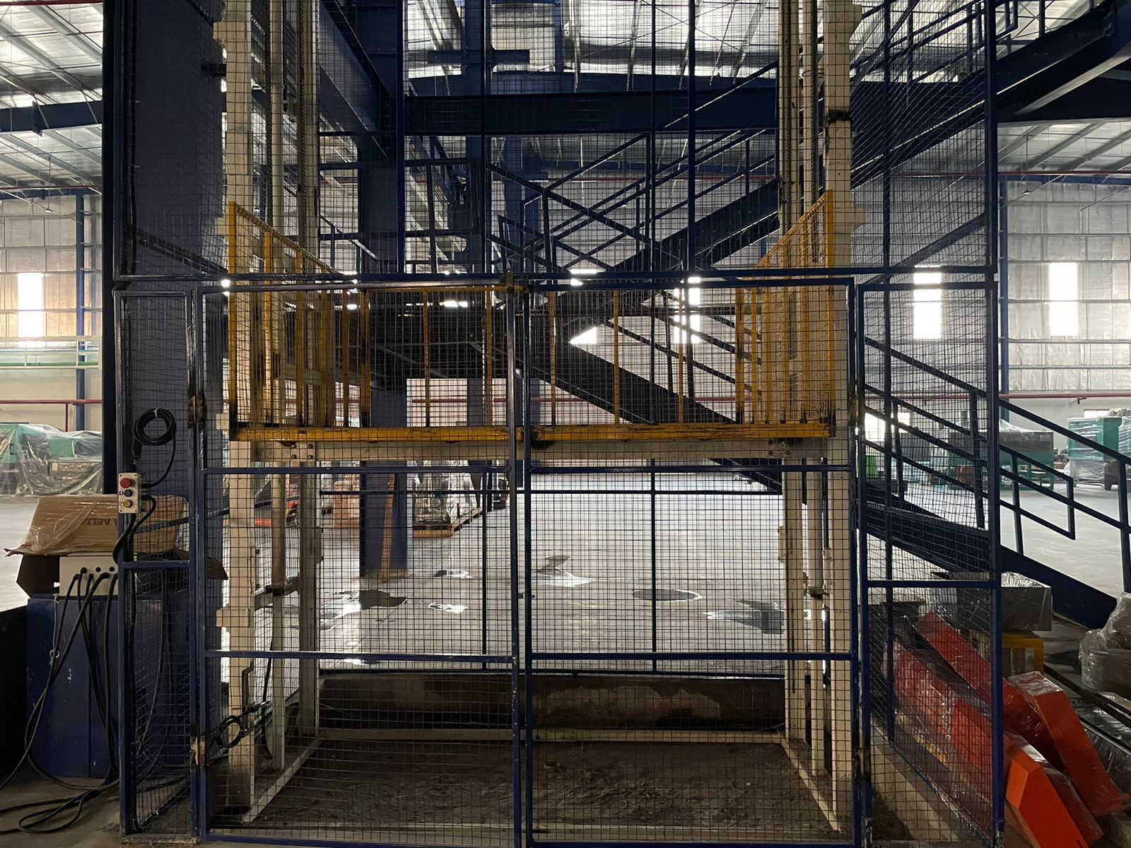 Hydraulic Goods Lift - Ms, 12 Floors, 40 Feet Maximum Height | 5000 Kg Load Capacity, Remote Control, Scissor Mechanism, 3 M/min Speed